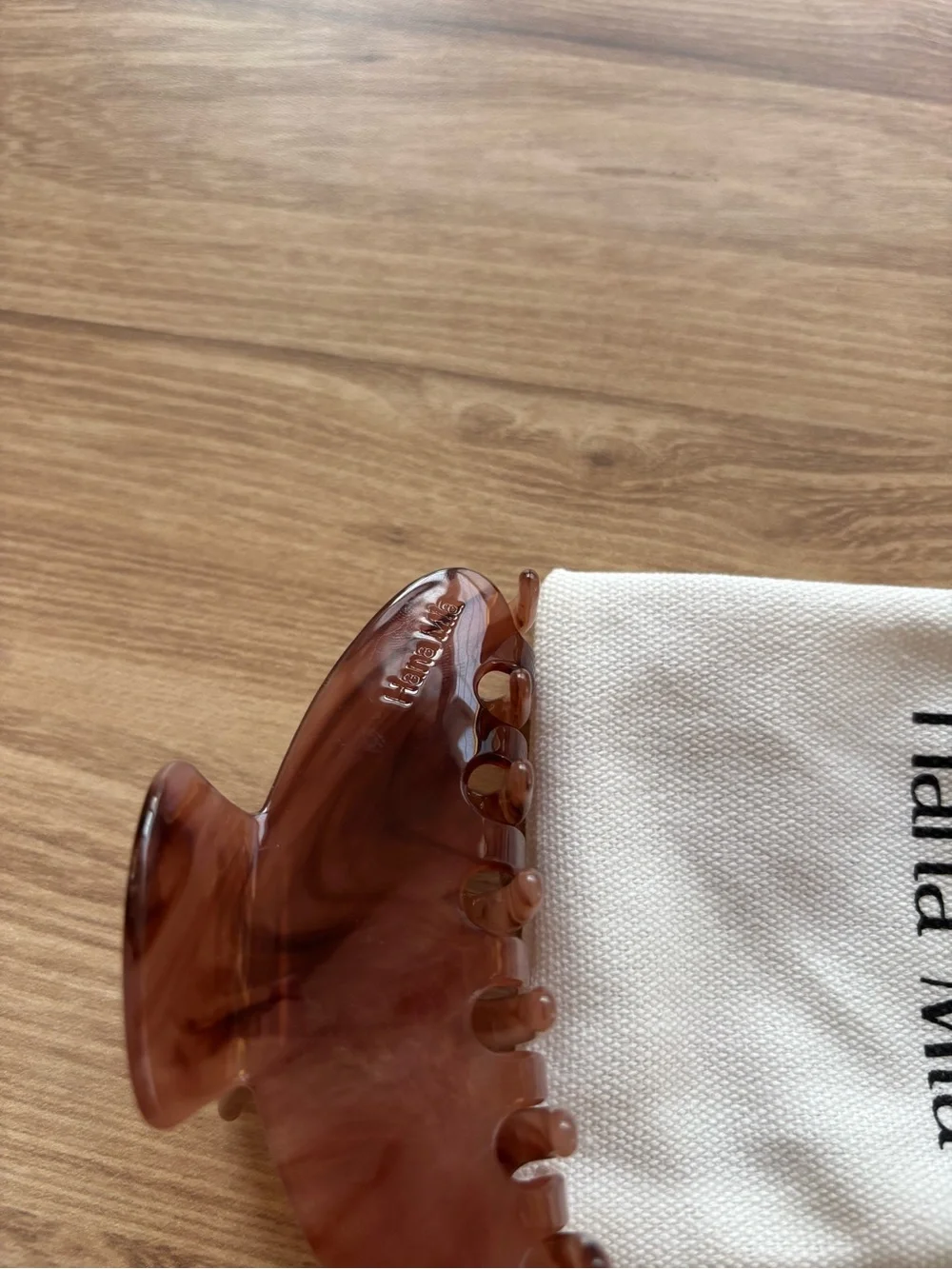 Hana Mia Claw Clip - Mocha